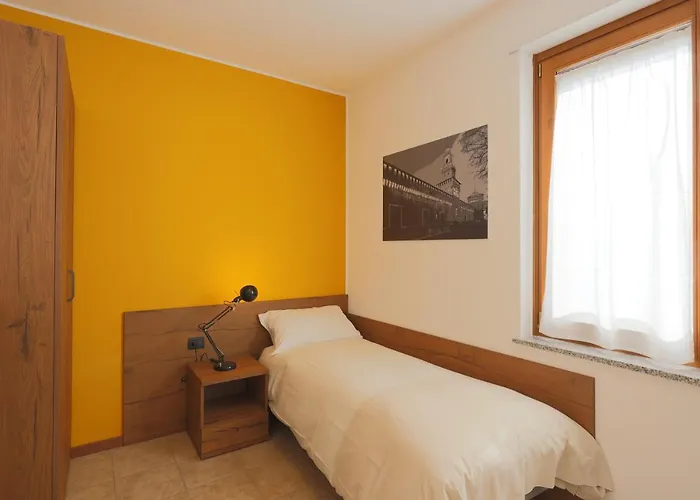 Corte Milano Hostel *