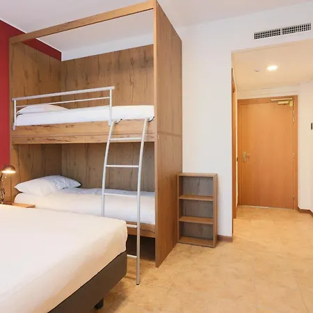 Corte Milano Hostel *