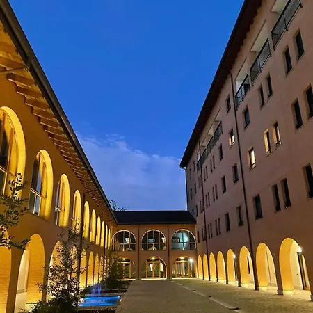 Corte Milano Hostel *