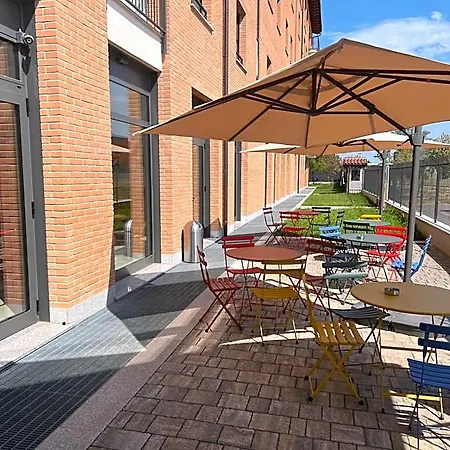 Corte Milano Hostel *