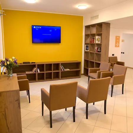 Corte Milano بيت شباب روتسانو